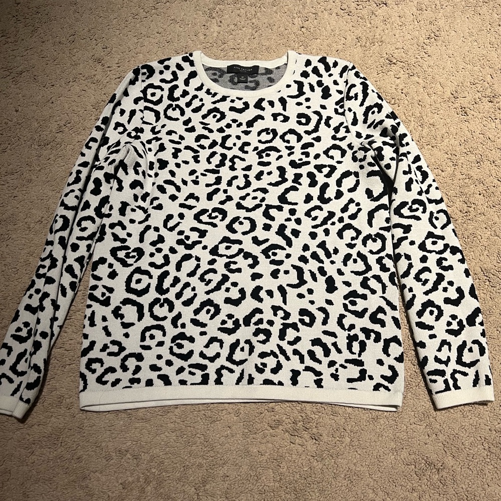 Ann Taylor black and white leopard print sweater size m